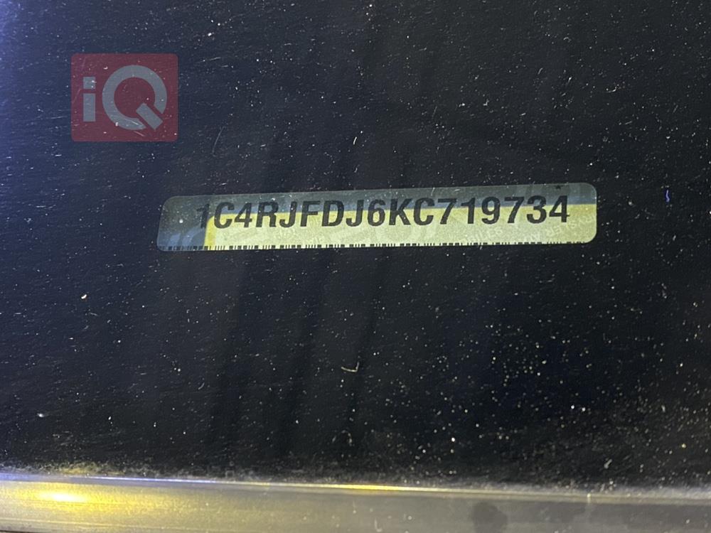 جیپ گراند شیرۆکی